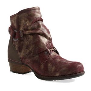Merrell Shiloh Burgundy/ Gold Booties Size 10 NWOT